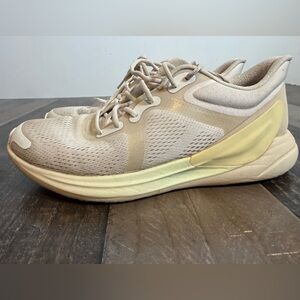 Lululemon Blissfeel Run Sneakers 10 Beige Neutral Minimalist Athleisure Running
